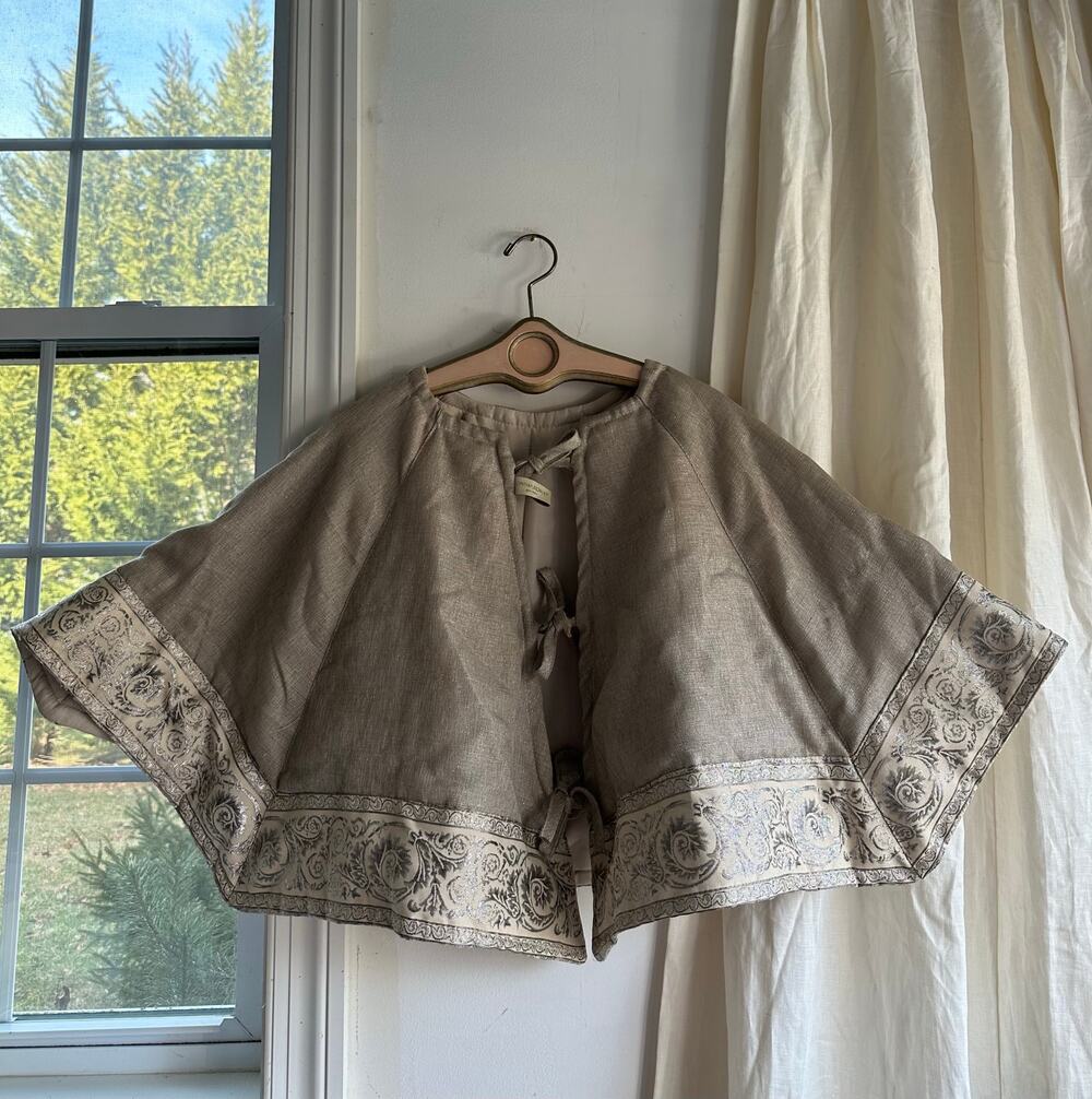 Cynthia Rowley Christmas Tree Skirt Brocade/Linen Silvery Shimmer Quilted cream